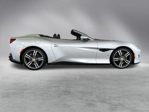Used 2019 Ferrari Portofino RWD image 12