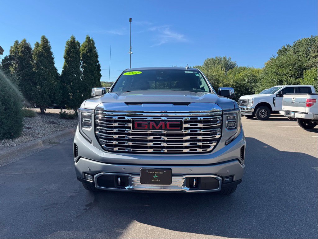 Used 2024 GMC Sierra 1500 Denali AWD/4WD image 3