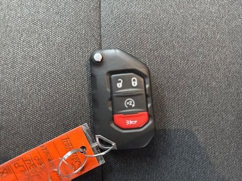 Used 2024 Jeep Wrangler Unlimited w/ Convenience Group image 29