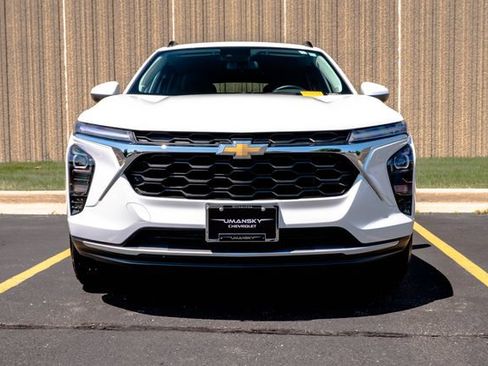 Used 2024 Chevrolet Trax LT w/ Driver Confidence Package FWD image 23