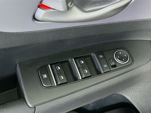 Used 2022 Kia Forte LXS image 15