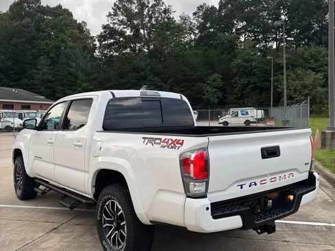 Used 2021 Toyota Tacoma TRD Sport w/ Technology Package AWD/4WD image 2