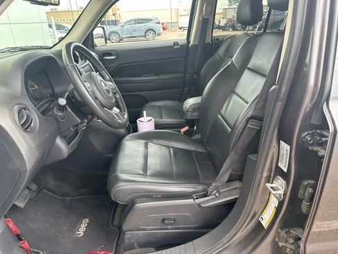Used 2017 Jeep Patriot High Altitude FWD image 6