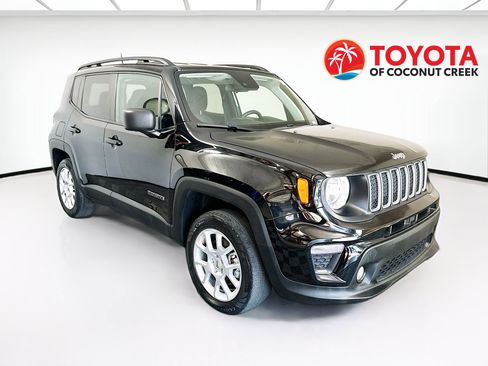 Used 2022 Jeep Renegade Latitude AWD/4WD image 1