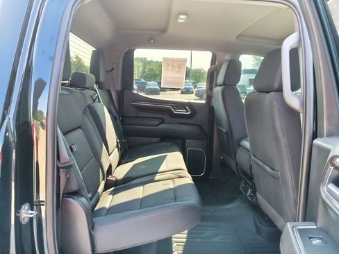 Used 2022 GMC Sierra 1500 Elevation w/ LPO, Elevation Black Package AWD/4WD image 19