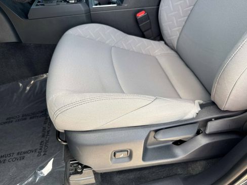 Used 2025 Toyota Tacoma SR5 image 22