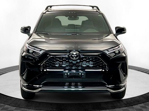 Used 2025 Toyota RAV4 SE image 7