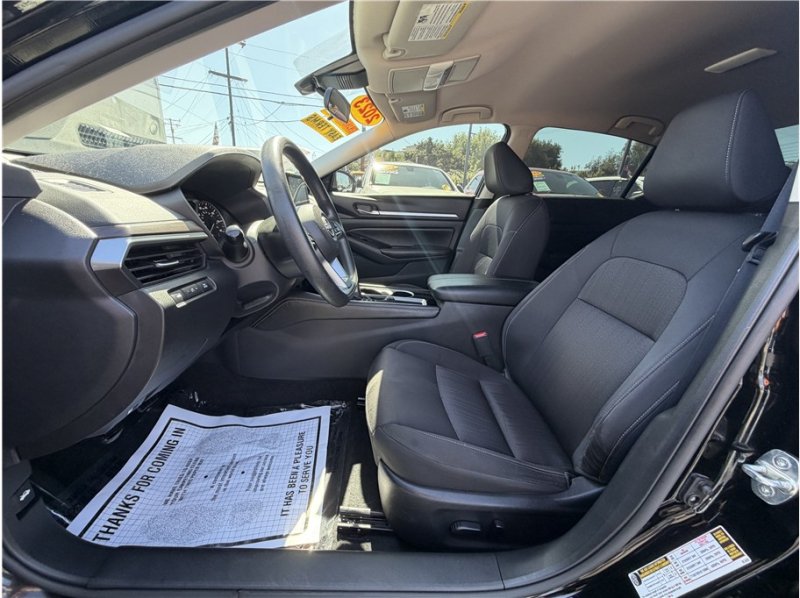 Used 2023 Nissan Altima 2.5 SV FWD image 15