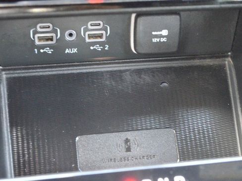 Used 2023 Jeep Grand Cherokee L Laredo image 29