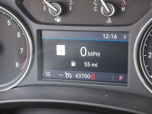 Used 2020 Buick Enclave Essence w/ LPO, Touring Package image 25