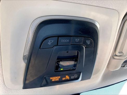 Used 2025 Toyota Corolla LE FWD image 34