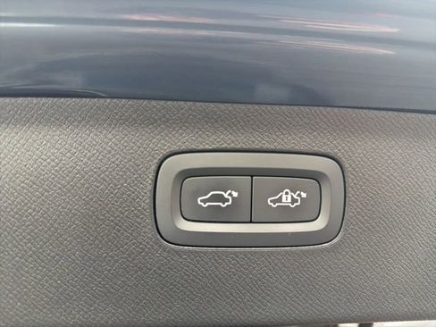 Used 2022 Volvo XC90 T6 Momentum w/ Climate Package image 29