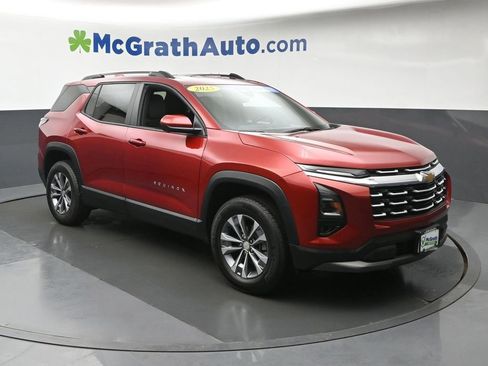 Used 2025 Chevrolet Equinox LT w/ Convenience Package II image 2