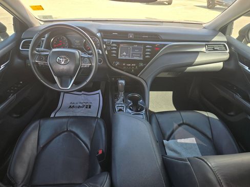 Used 2018 Toyota Camry XSE image 15