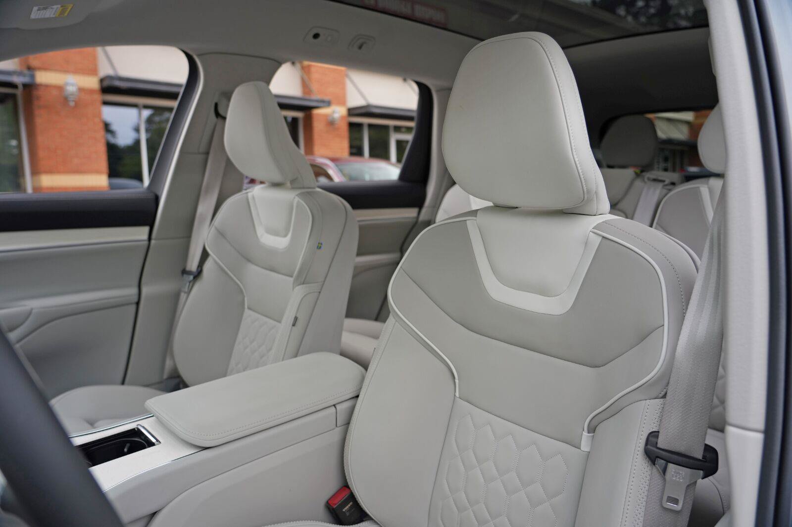 Used 2025 Volvo EX90 Ultra AWD/4WD image 38