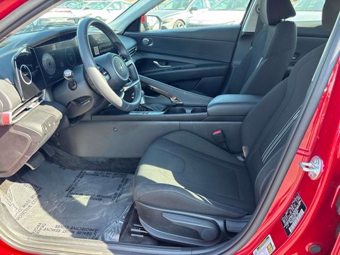 Certified 2023 Hyundai Elantra SEL w/ Convenience Package FWD image 8