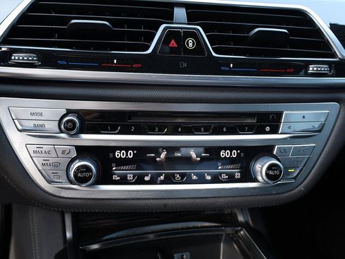 Used 2016 BMW 750i xDrive image 36