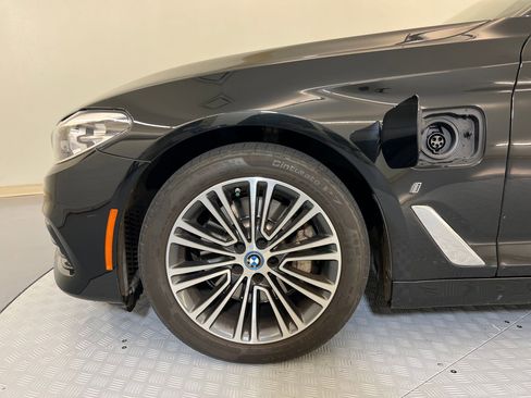 Used 2019 BMW 530e w/ Convenience Package image 10
