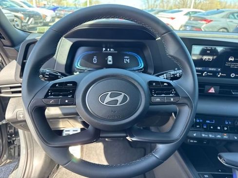 New 2026 Hyundai Elantra SEL Sport Premium FWD image 17