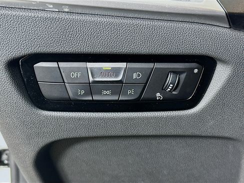 Used 2025 BMW 330i Sedan RWD image 17