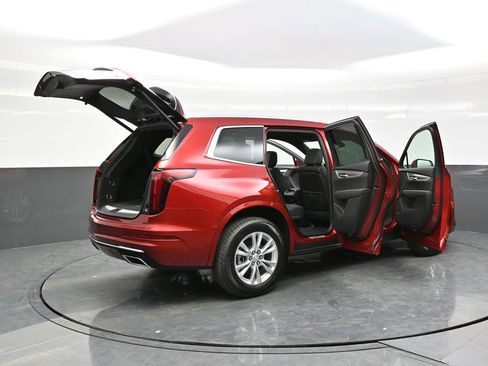 New 2025 Cadillac XT6 Luxury w/ LPO, Floor Liner Package image 39