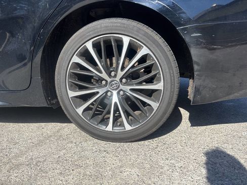 Used 2018 Toyota Camry SE image 16