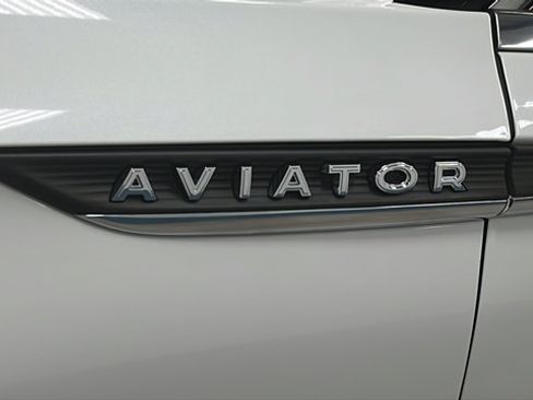 Used 2023 Lincoln Aviator Reserve w/ Equipment Group 201A AWD/4WD image 43