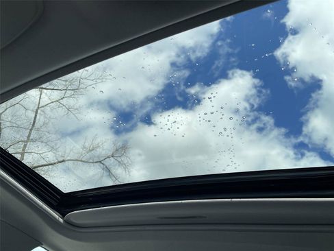 Used 2019 Toyota Camry SE image 20