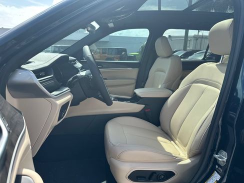 New 2026 Jeep Grand Cherokee L Limited w/ Limited Altitude Package RWD image 12