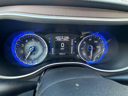 Used 2023 Chrysler Voyager LX FWD image 13