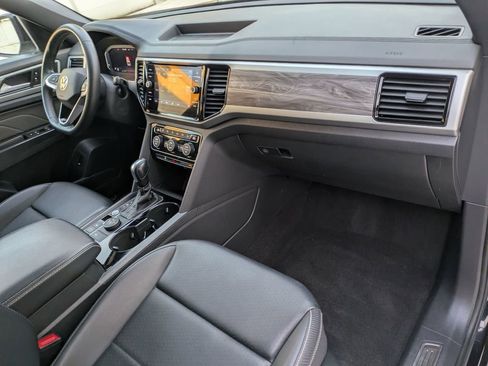 Used 2023 Volkswagen Atlas Cross Sport SE image 25