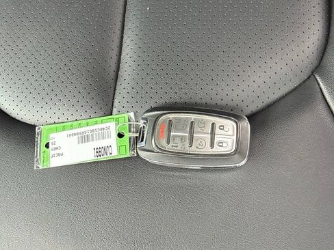 Used 2025 Chrysler Pacifica Select FWD image 54