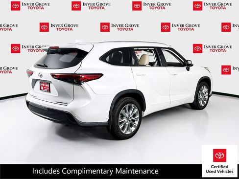 Certified 2022 Toyota Highlander Limited image 5
