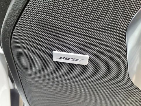 Used 2023 Chevrolet Suburban Premier image 9