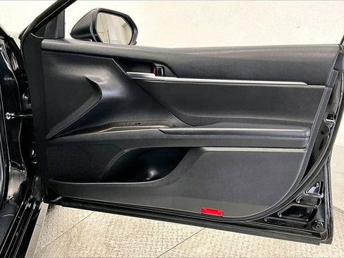 Used 2022 Toyota Camry LE image 18