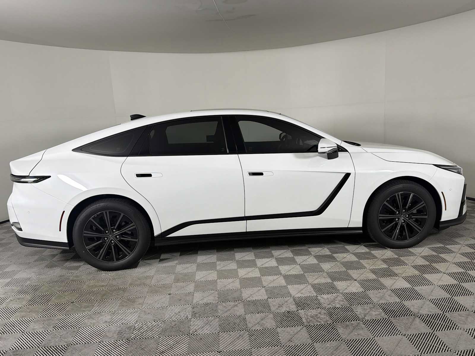 New 2026 Lexus ES 350h w/ Accessory Package (Z2) FWD image 11
