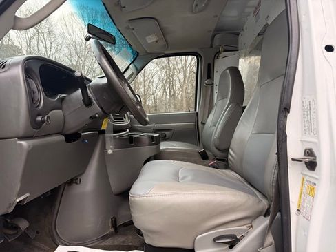 Used 2008 Ford E-250 and Econoline 250 image 13