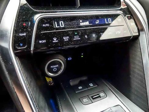 Used 2023 Toyota Venza XLE w/ Activity Package (TMS) AWD/4WD image 18