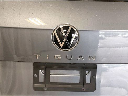 Used 2022 Volkswagen Tiguan SEL R-Line AWD/4WD image 29