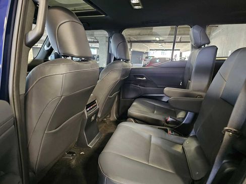 Used 2024 Lexus GX 550 w/ Accessory Package (Z1) image 35