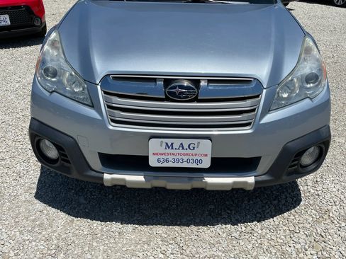Used 2013 Subaru Outback 2.5i Limited AWD/4WD image 9