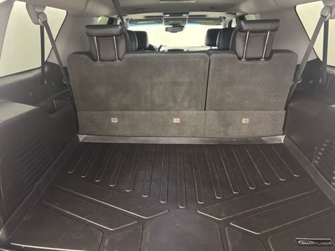 Used 2019 GMC Yukon XL SLT w/ Graphite Performance Edition RWD image 40