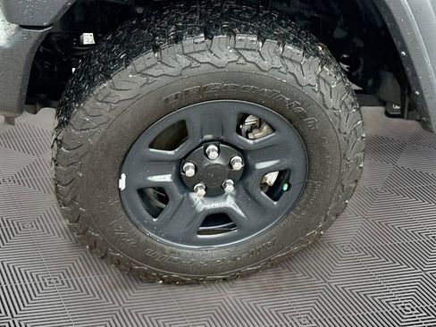 Used 2023 Jeep Wrangler Sport AWD/4WD image 34