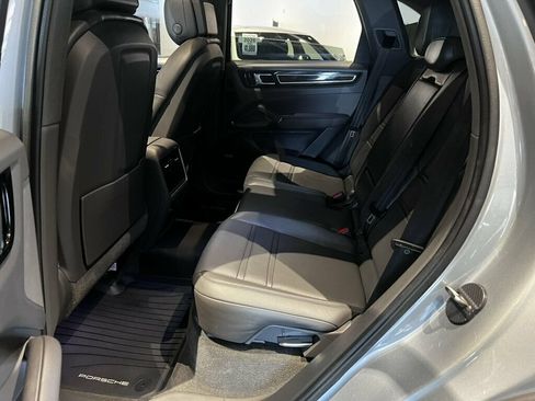 Used 2021 Porsche Cayenne AWD/4WD image 27