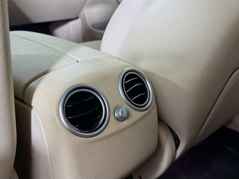 Used 2020 Mercedes-Benz GLC 300 image 29