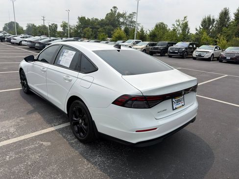 Used 2025 Honda Accord SE image 4