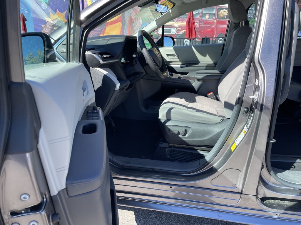 Certified 2024 Toyota Sienna LE AWD/4WD image 14