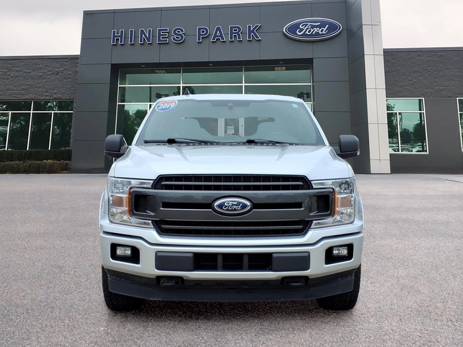 Used 2019 Ford F150 XLT w/ Equipment Group 302A Luxury AWD/4WD image 2