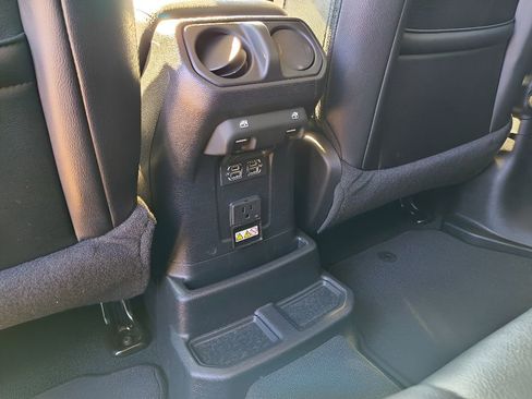 Used 2023 Jeep Wrangler High Altitude image 25