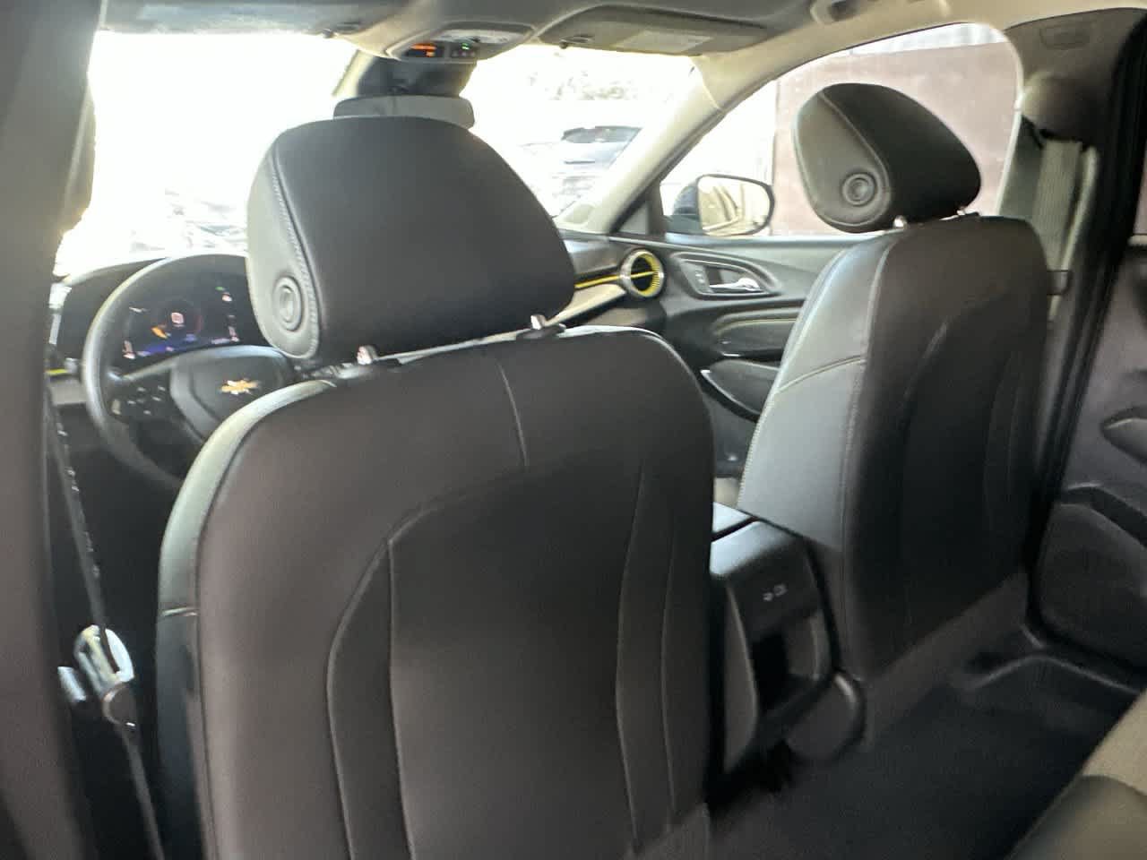 Used 2024 Chevrolet Trax LT FWD image 23